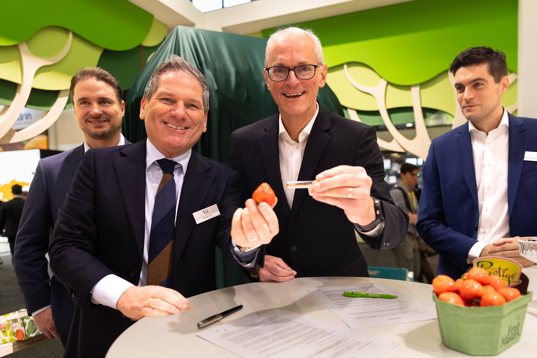 Fruitmasters En Limgroup Werken Aan Transitie In Aardbeiensector Met F1
